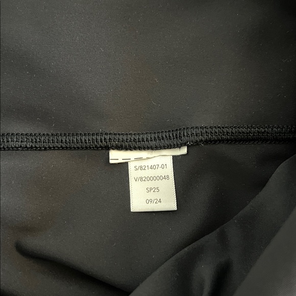 NWOT Athleta Interval Stash Capri Medium - Picture 7 of 7